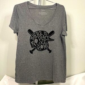 Torrid heather grey v-neck There’s No Place Like Home graphic tee plus sz 1X